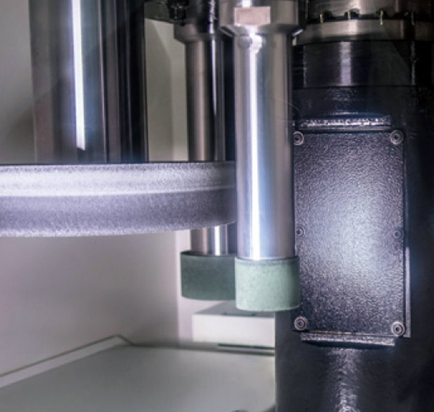 Diamond roller dresser